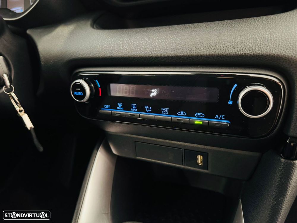 Toyota Yaris 1.5 HDF Comfort Plus - 13