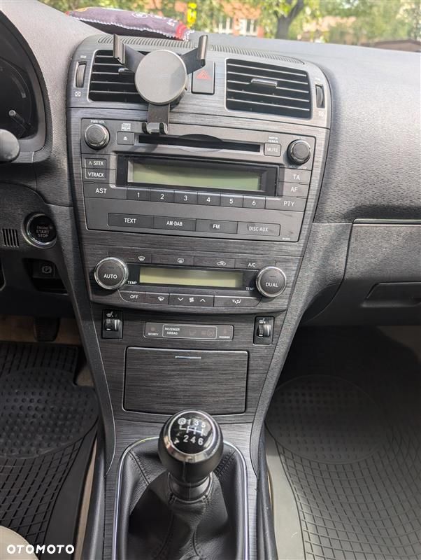 Toyota Avensis - 14