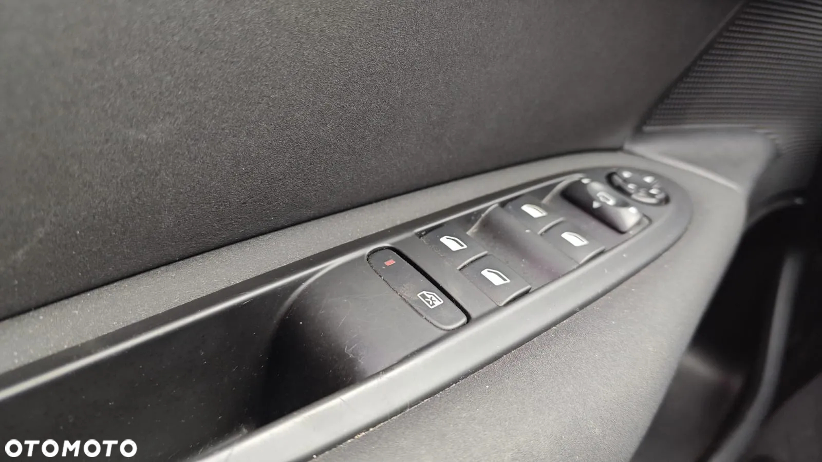 Citroën C4 PureTech e-THP 130 Selection - 12