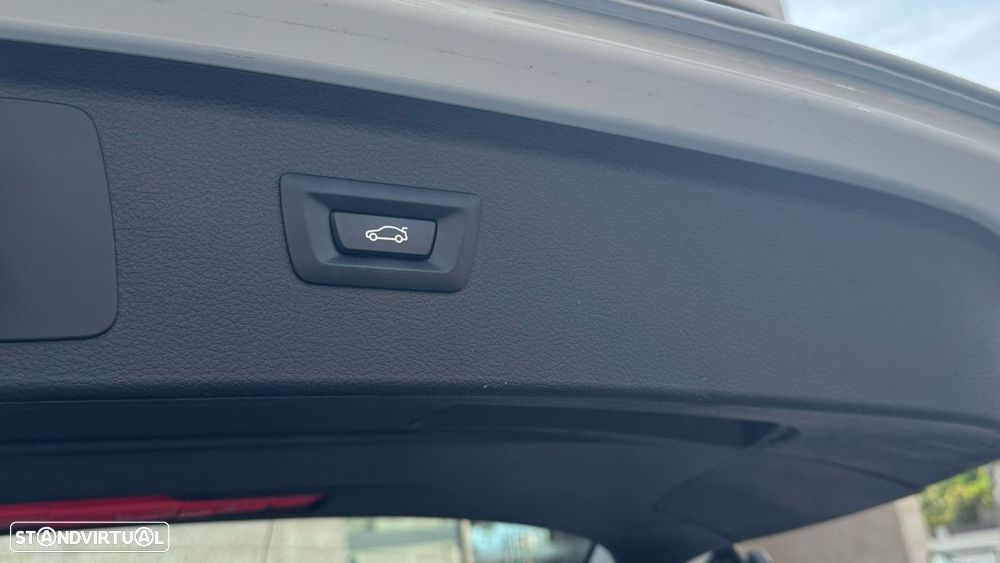 BMW 225xe Active Tourer - 10