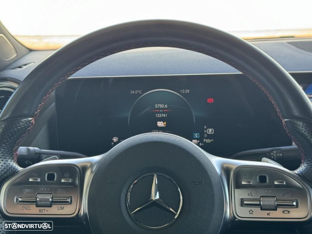 Mercedes-Benz GLA 250 e AMG Line - 12