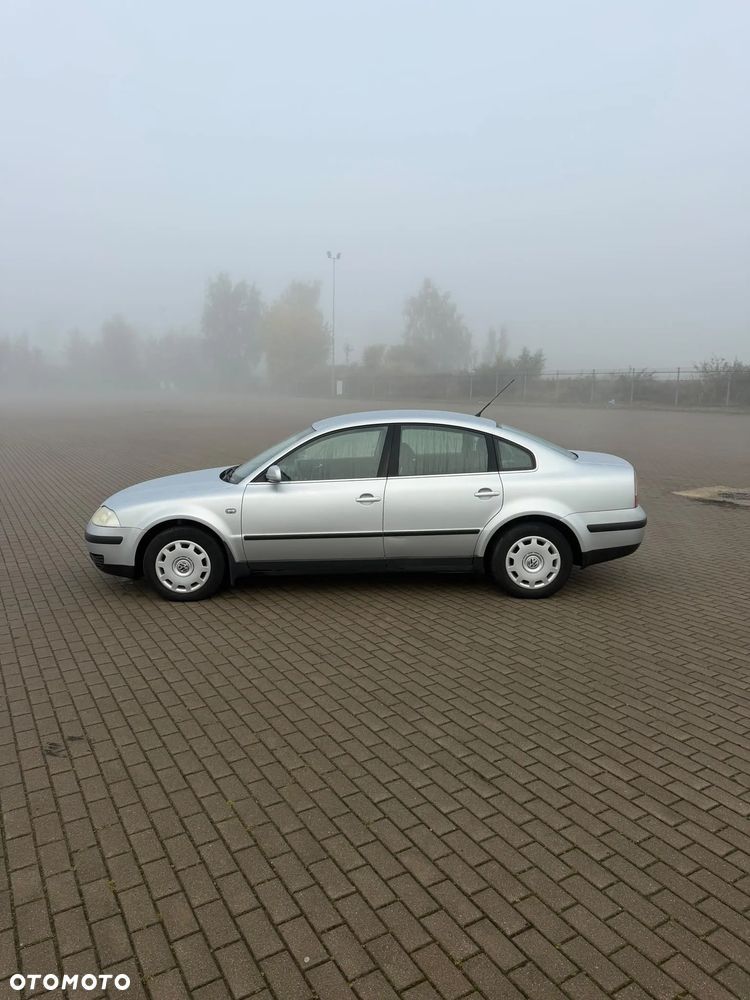 Volkswagen Passat 2003 photo 3