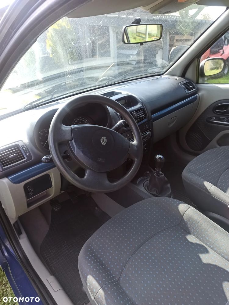 Renault Clio - 6