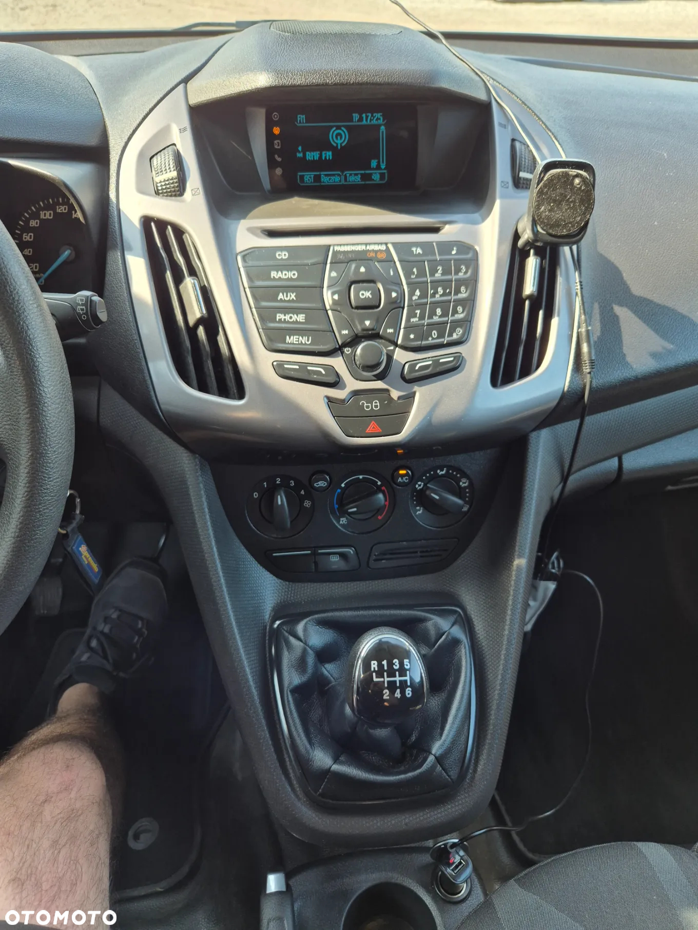 Ford Transit Connect - 17