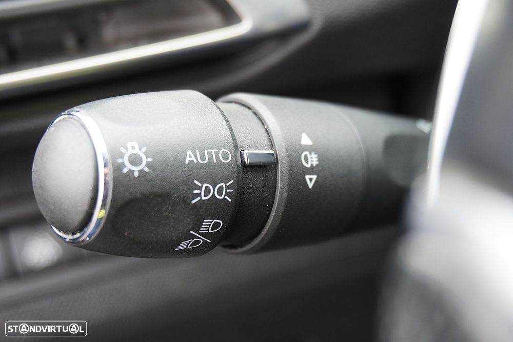 Peugeot 3008 1.6 Hybrid4 GT Line e-EAT8 - 22