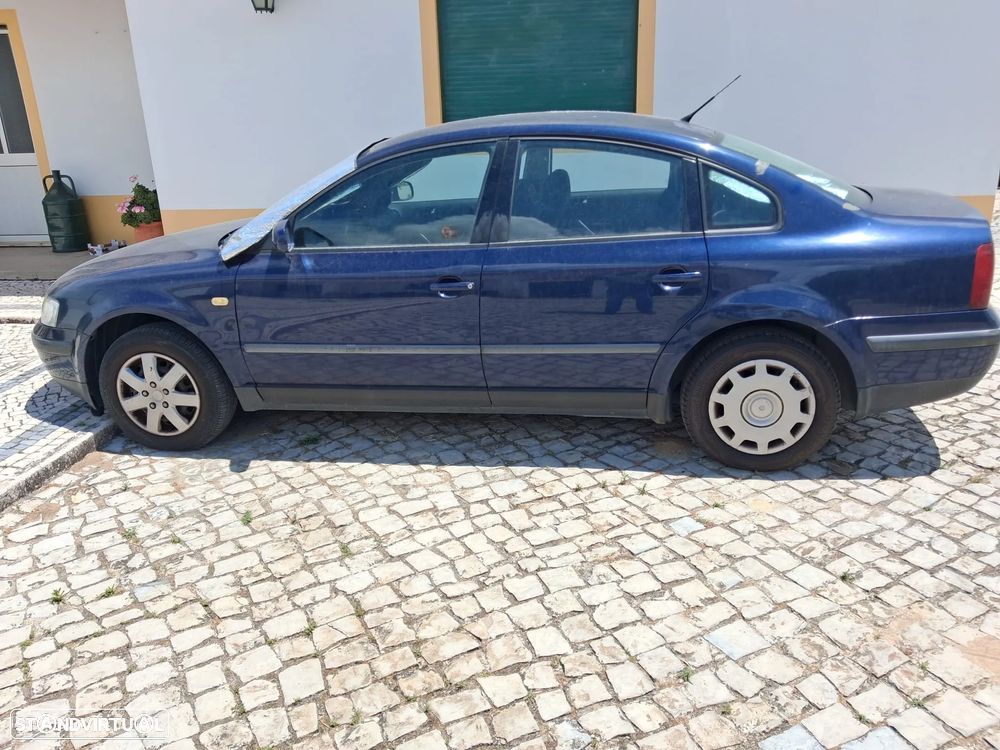 VW Passat 1.9 TDi Confortline - 4