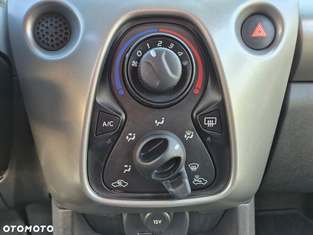 Toyota Aygo x-play Edition-S - 31