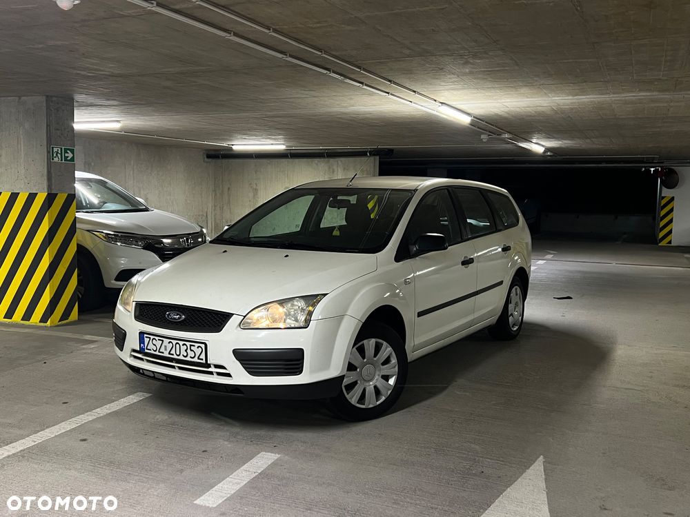 Ford Focus 1.6 Ghia - 1