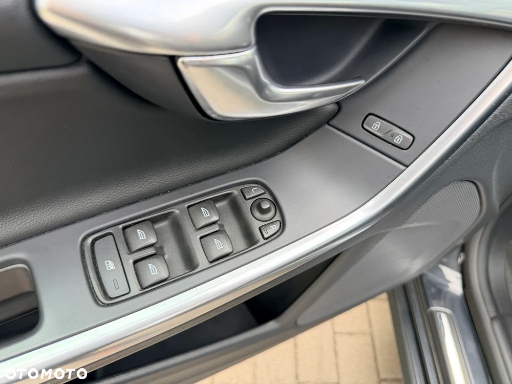 Volvo V60 D2 Drive-E Kinetic - 9