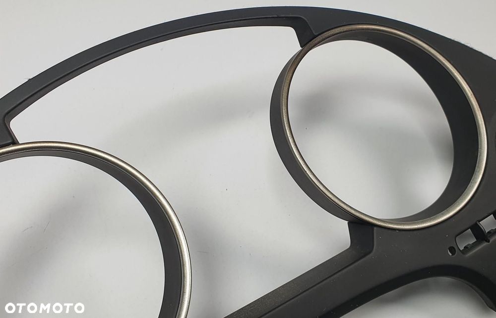 OSŁONA RAMKA OBUDOWA LICZNIKA AUDI A4 B7 - 3