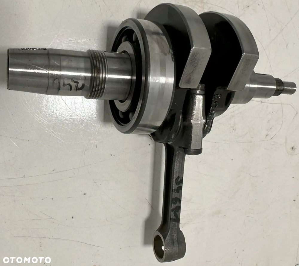 KTM Duke 125 Wał korbowy - 1