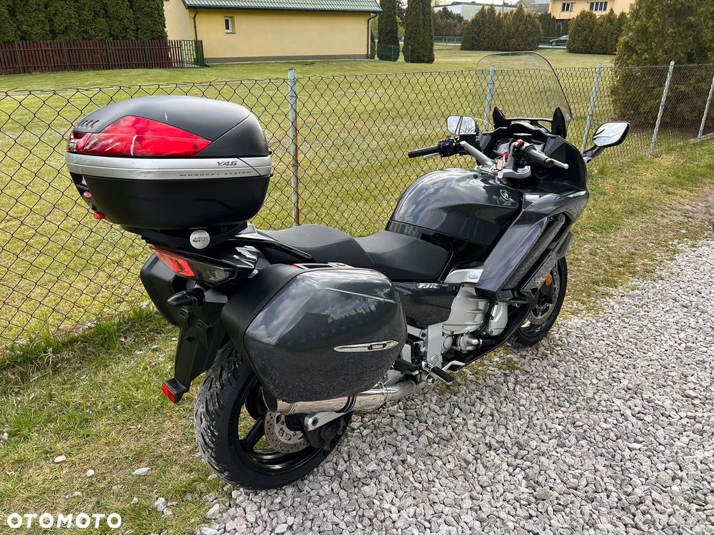 Yamaha FJR - 2