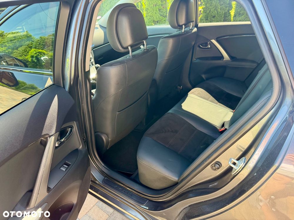 Toyota Avensis 1.8 Premium - 9