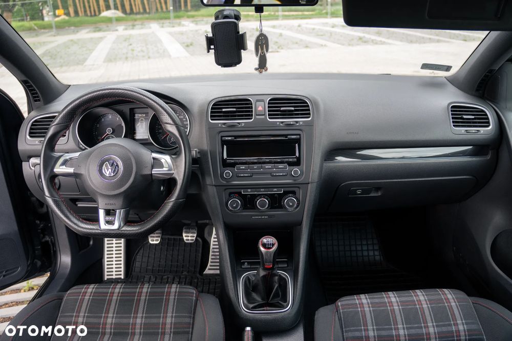 Volkswagen Golf 2.0 GTI - 12