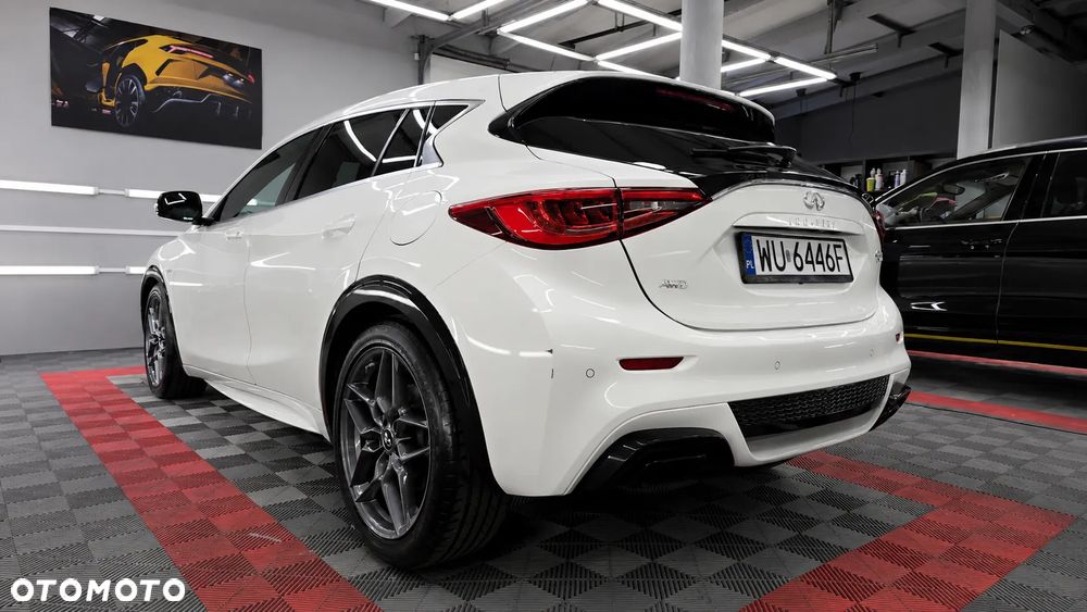 Infiniti Q30 2.2d Premium Tech Gallery White AWD 7DCT - 6