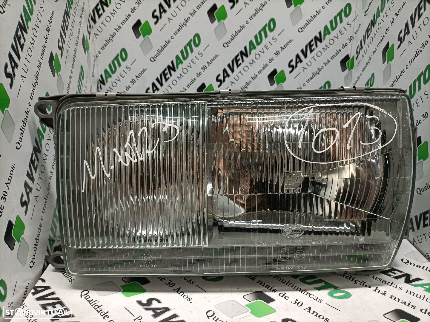 Farol Esq Mercedes-Benz Três Volumes (W123) - 1