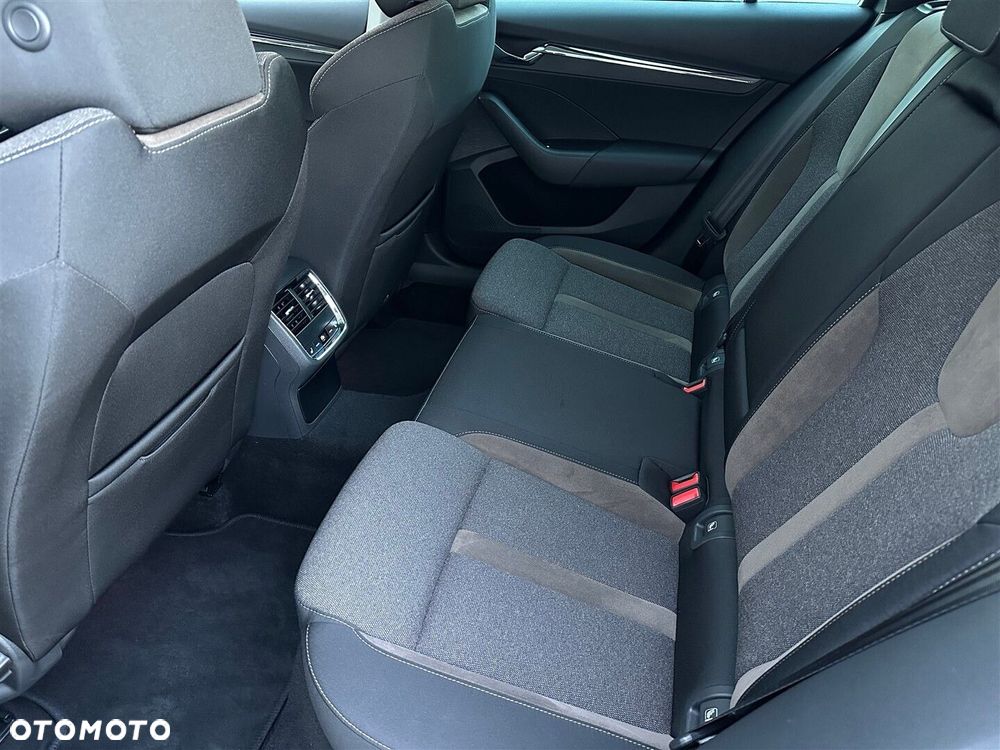 Skoda Octavia 2.0 TDI 4x4 Scout DSG - 11