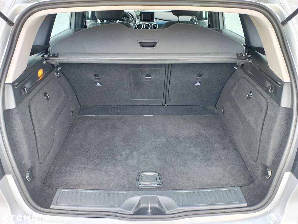 Mercedes-Benz Klasa B 180 (BlueEFFICIENCY) 7G-DCT - 26