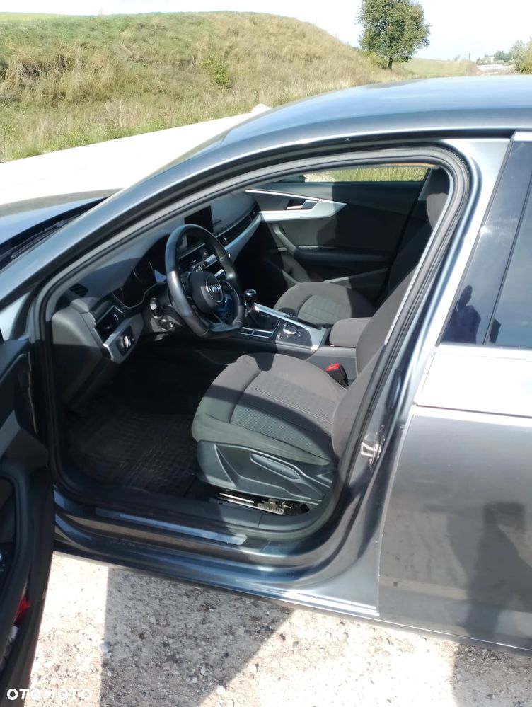 Audi A4 Limousine - 3