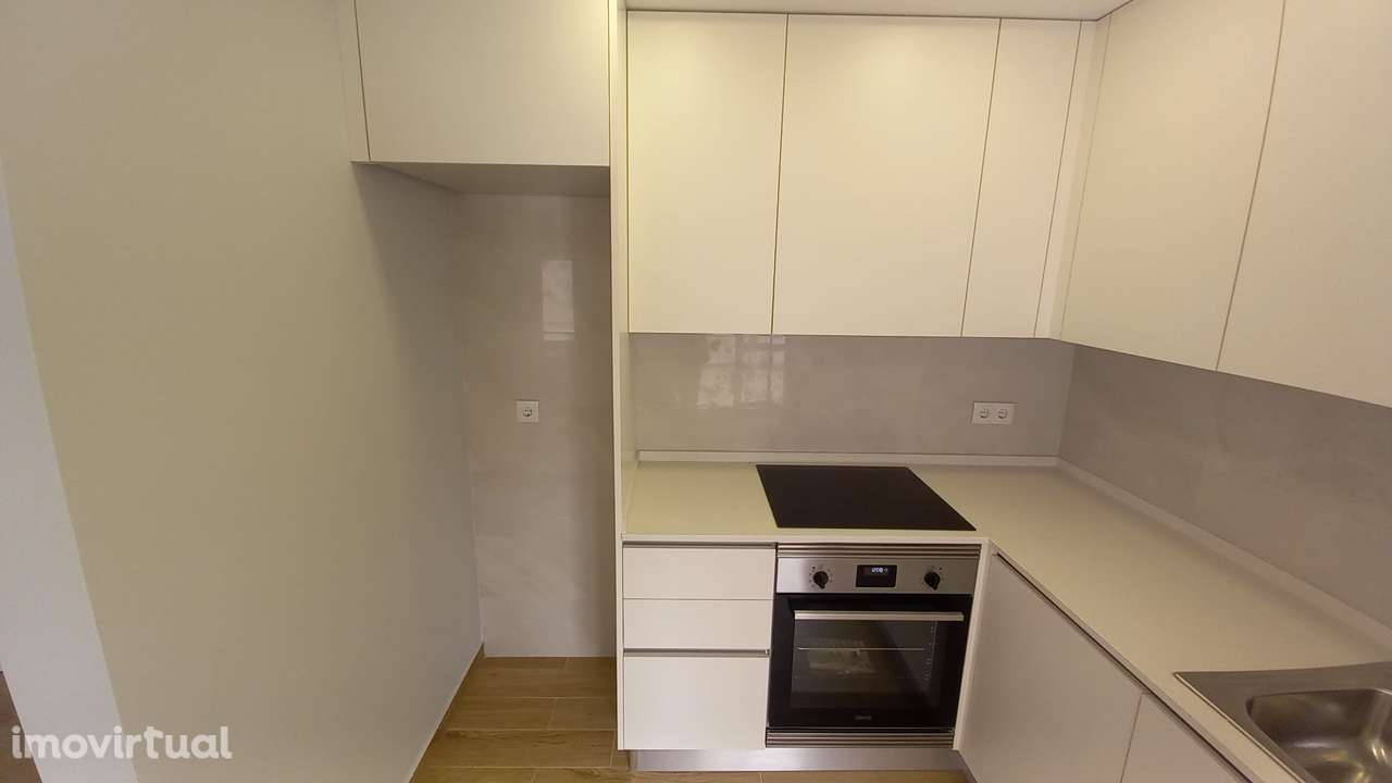 Apartamento T1 Remodelado com Terraço Privativo no Coração de Oeiras! - Grande imagem: 2/14