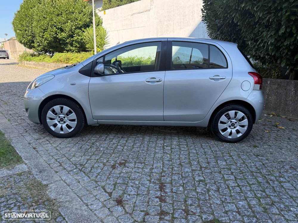 Toyota Yaris 1.0 VVT-i AC Manual+VSC - 2