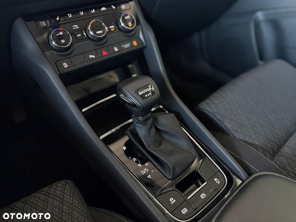 Skoda Karoq 2.0 TDI SCR 4x4 Style DSG - 14