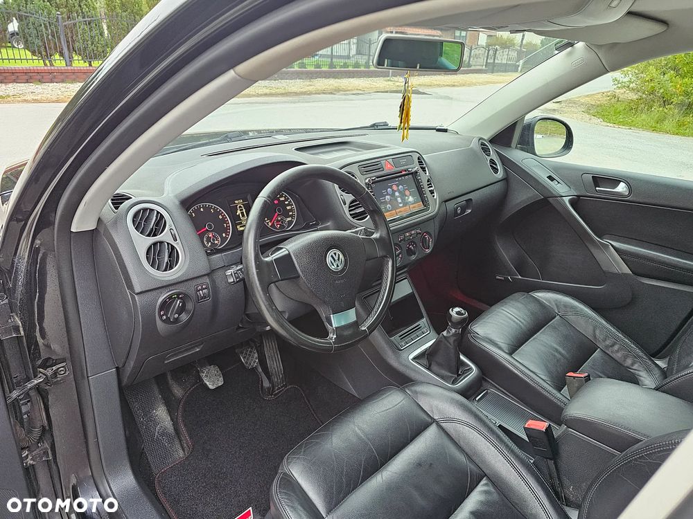 Volkswagen Tiguan 2.0 TSI 4Motion Track & Field - 25