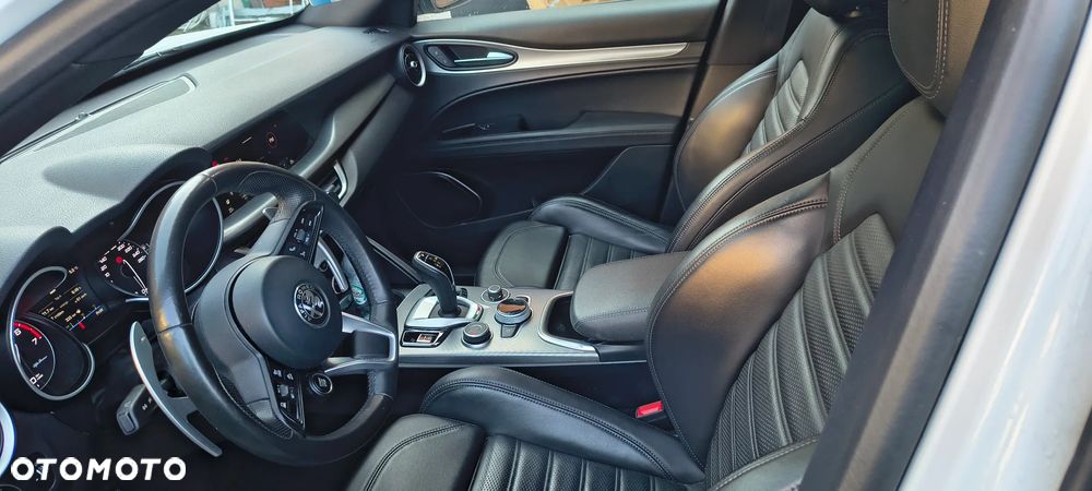 Alfa Romeo Stelvio 2.0 Turbo Sprint Q4 - 13
