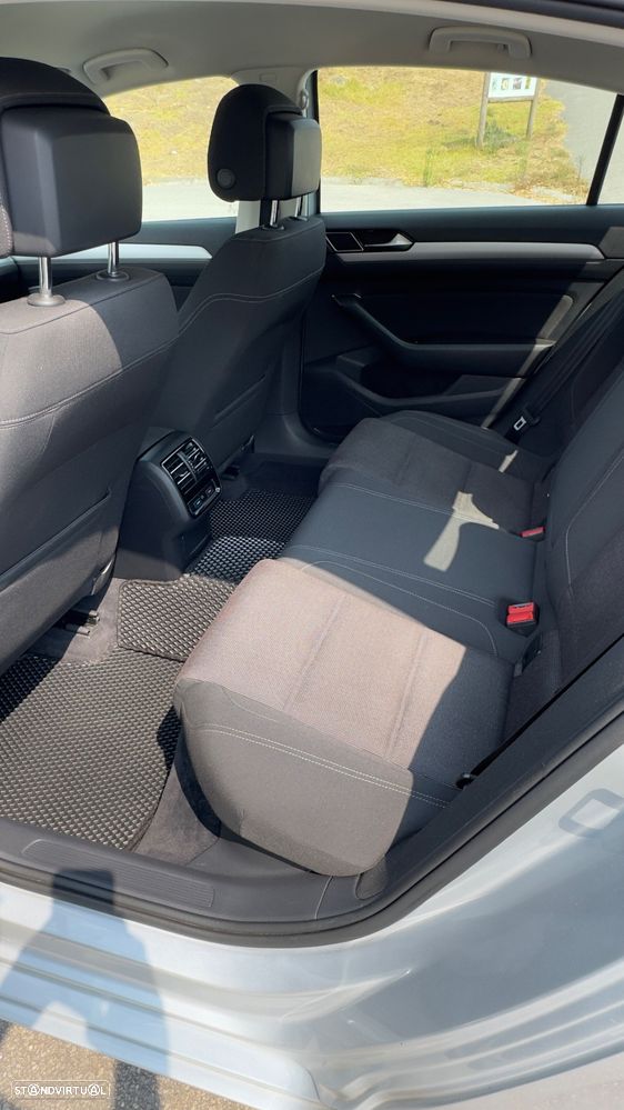 VW Passat 2.0 TDI Confortline - 8
