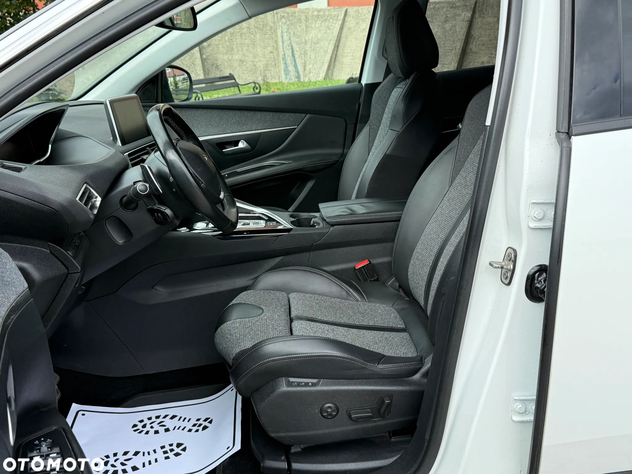 Peugeot 3008 PureTech 130 Stop & Start EAT6 Allure - 6