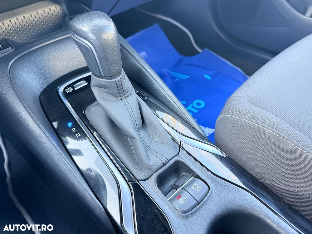 Toyota Corolla 1.8 HSD Dynamic - 10