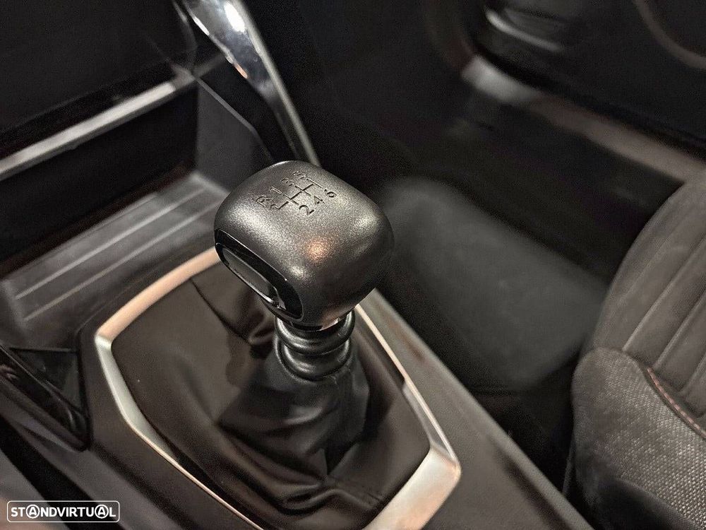 Peugeot 2008 1.2 PureTech Active Pack - 18