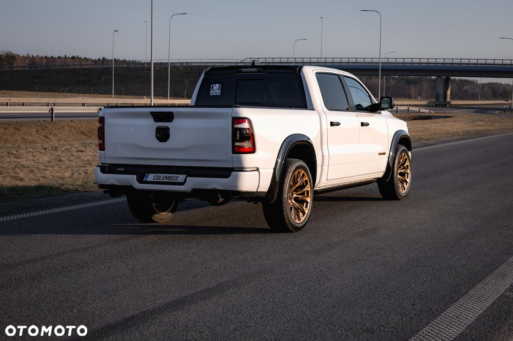 RAM 1500 Crew Cab Shortbed Bighorn - 4