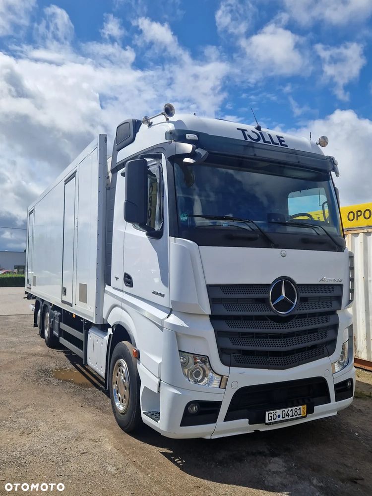 Mercedes-Benz ACTROS - 1