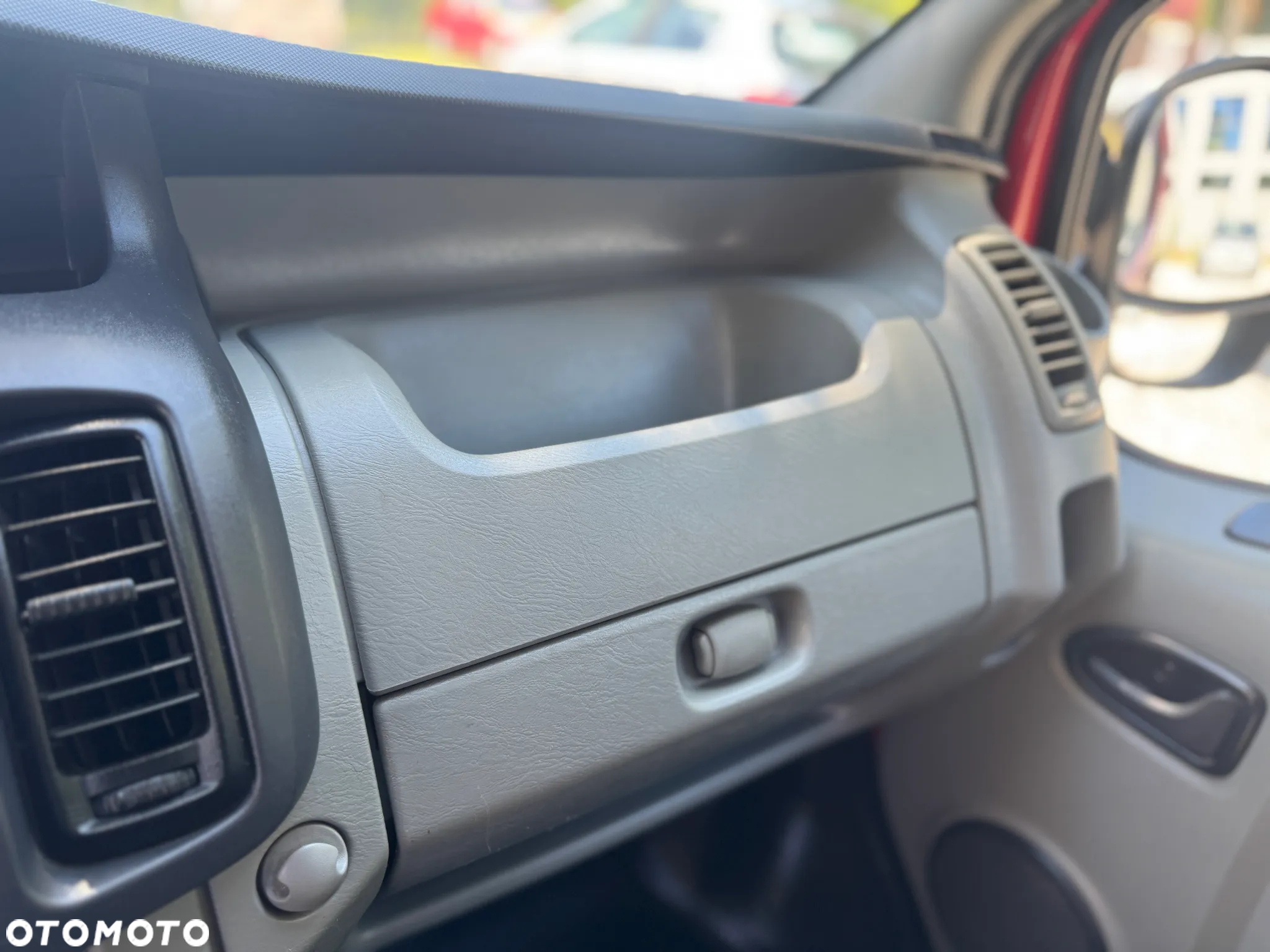 Opel Vivaro - 24