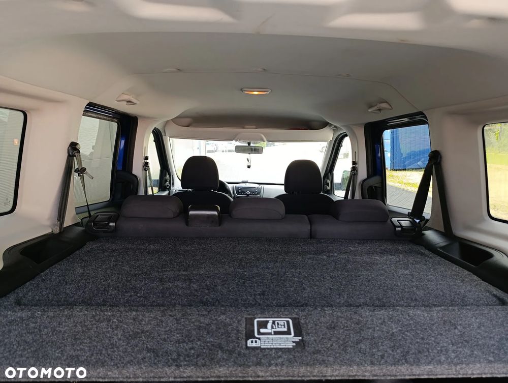 Fiat Doblo 1.4 T-Jet 16V Easy - 29