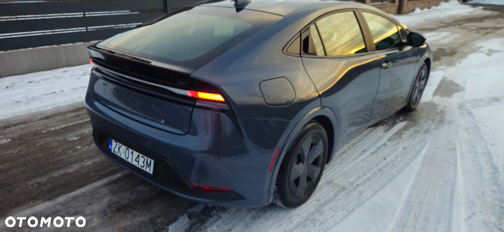 Toyota Prius Hybrid Advanced - 8