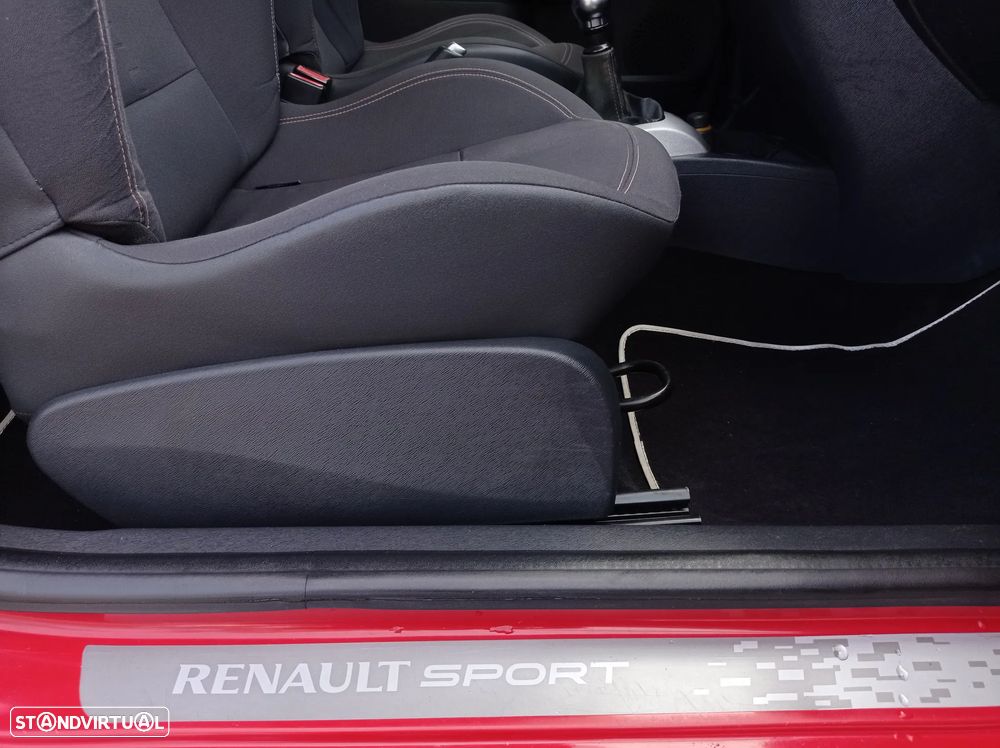 Renault Twingo 1.6 16V RS - 12