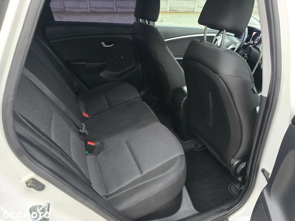 Hyundai i30 i30cw 1.6 CRDi Trend - 22