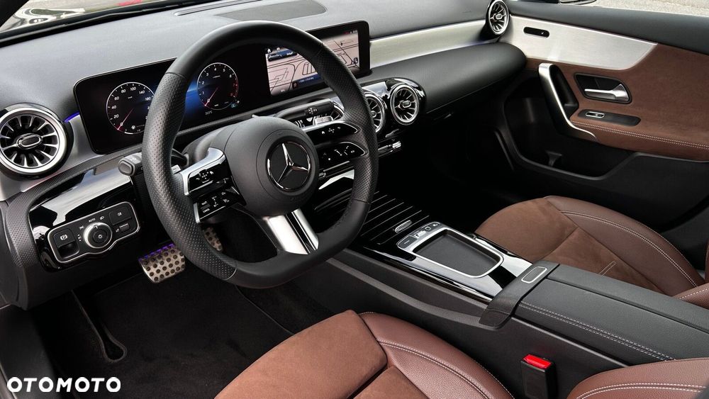 Mercedes-Benz Klasa A 180 AMG Line 7G-DCT - 11