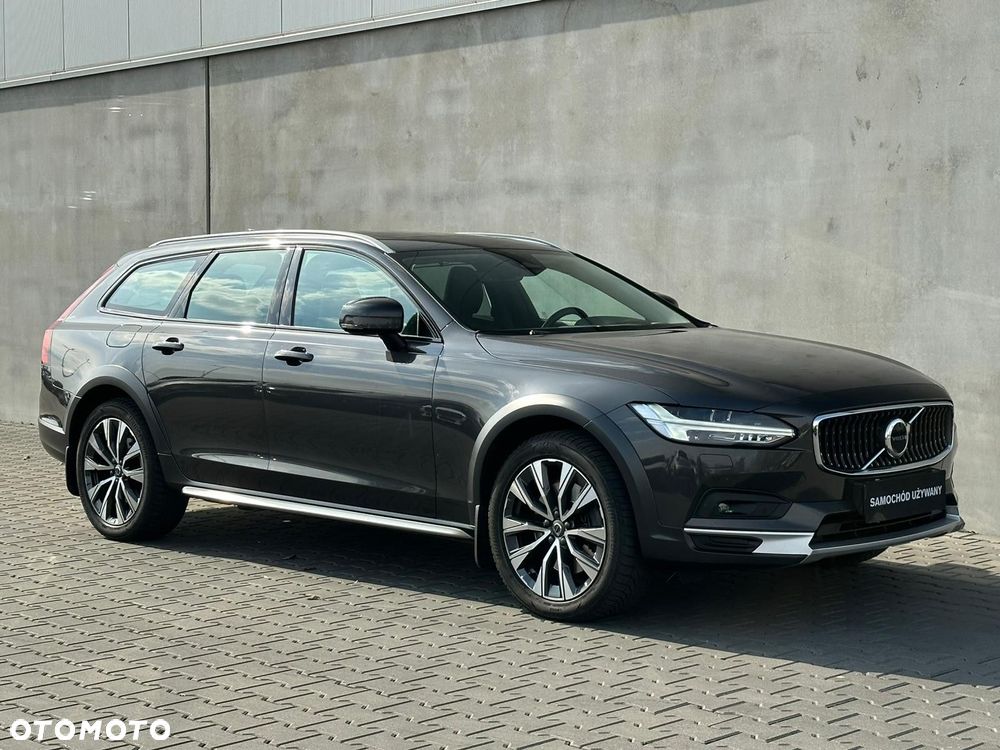 Volvo V90 Cross Country - 3