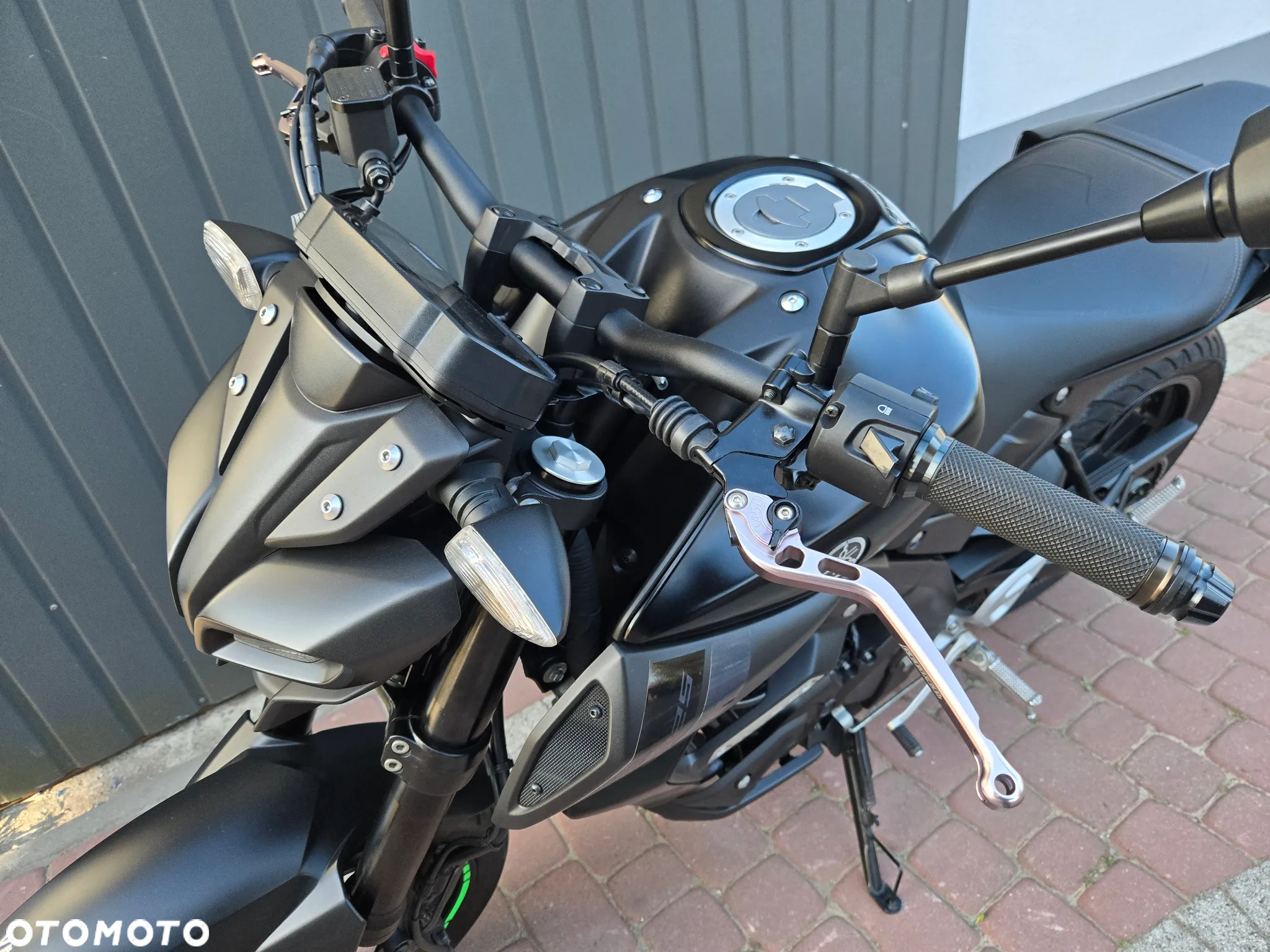 Yamaha MT - 17