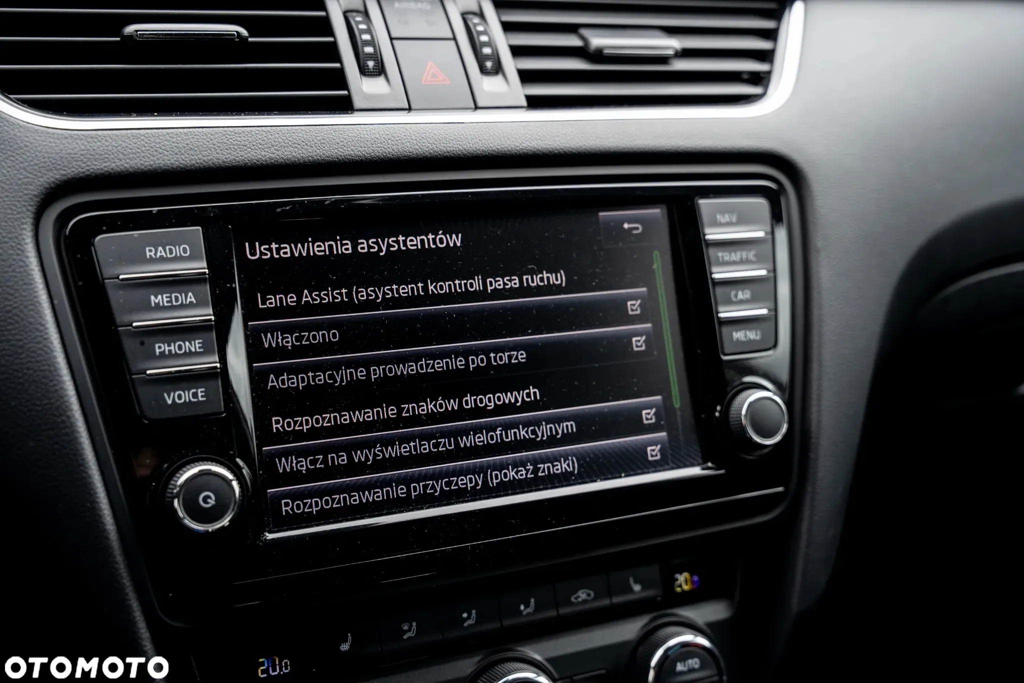 Skoda Octavia Combi 2.0 TDI DSG RS - 25