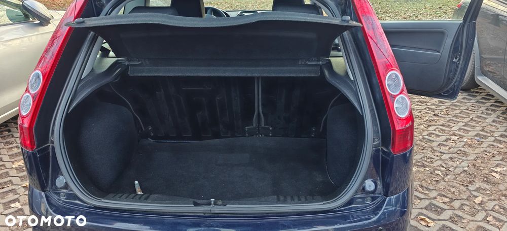 Ford Fiesta - 10
