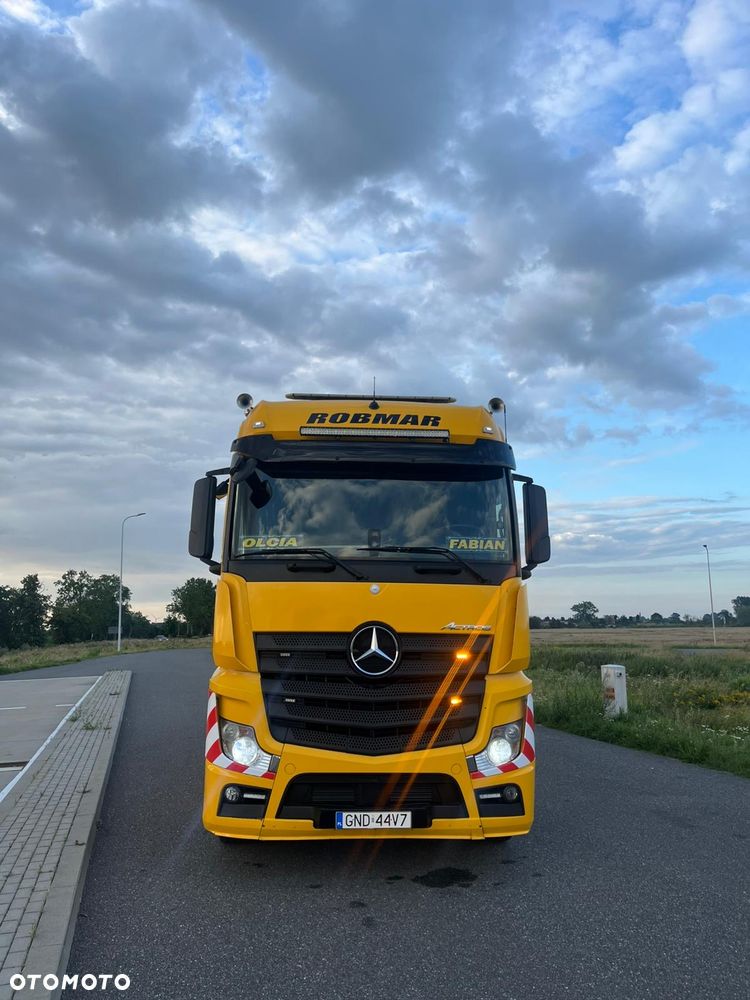 Mercedes-Benz Actros - 4