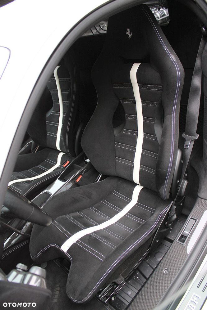 Ferrari 488 Pista - 16