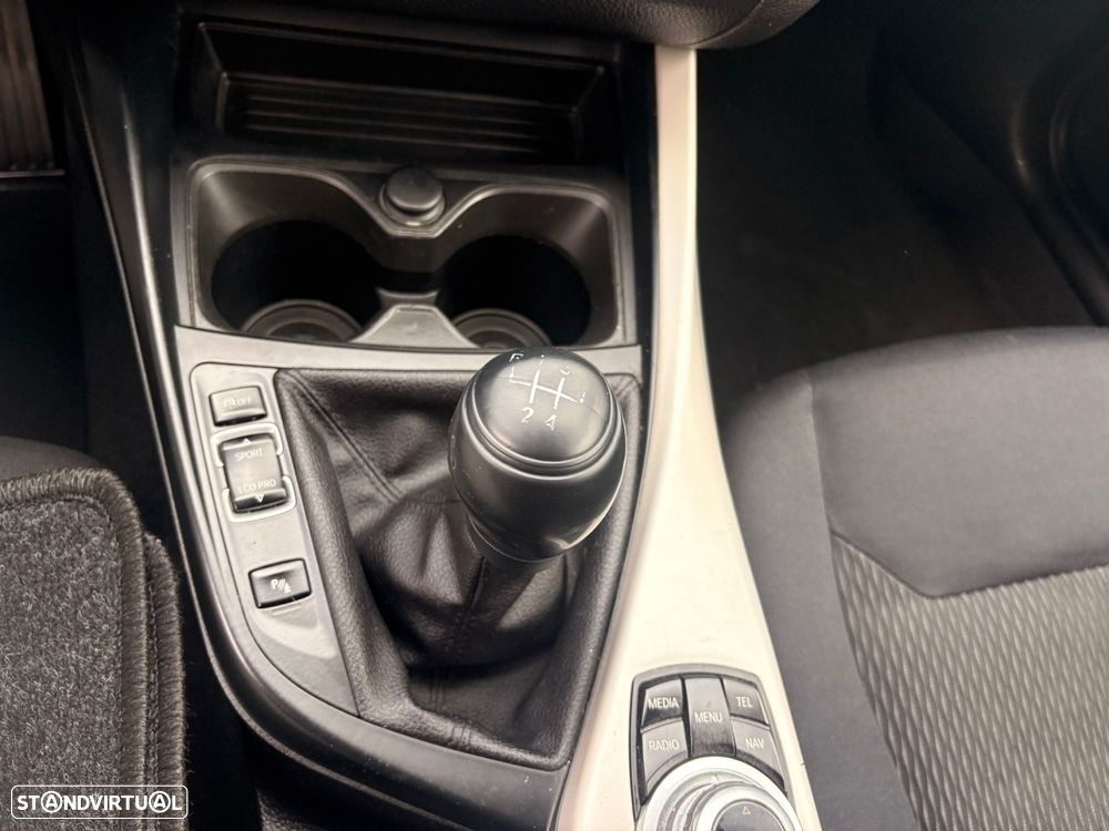 BMW 116 d EfficientDynamics - 27