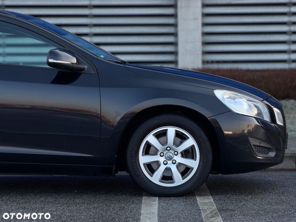 Volvo V60 D3 Summum - 32