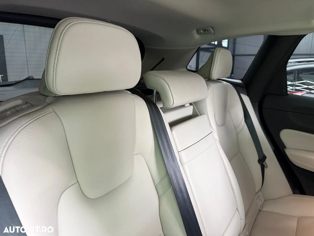 Volvo XC 60 D4 Momentum - 29