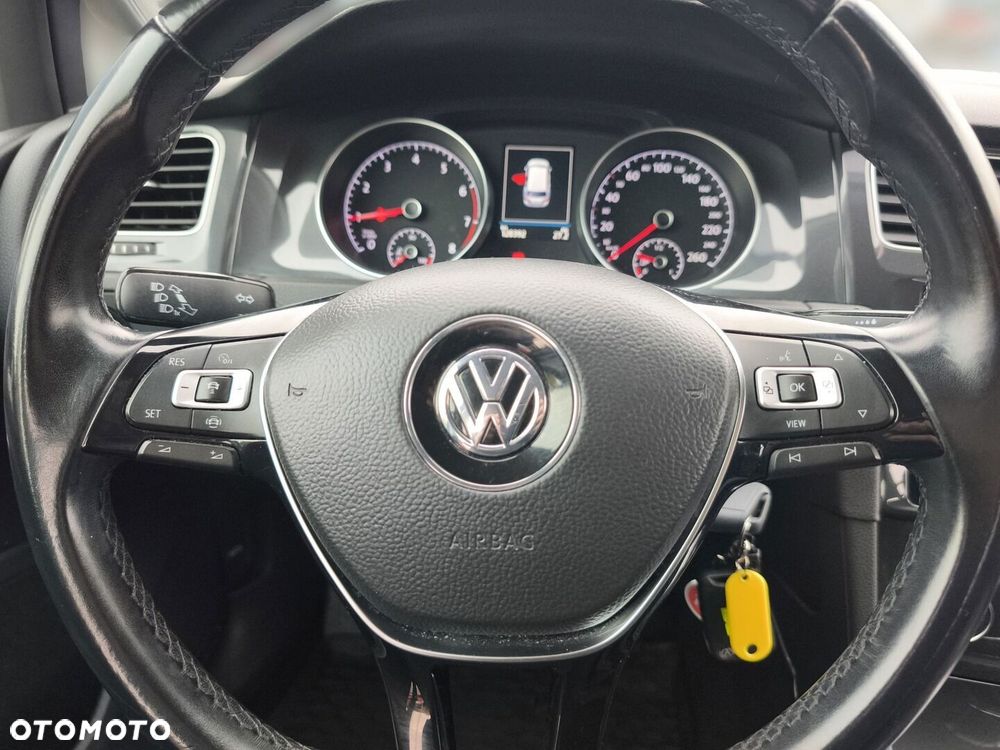 Volkswagen Golf - 16